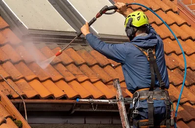 Démoussage et hydrofuge de toiture à Averton
